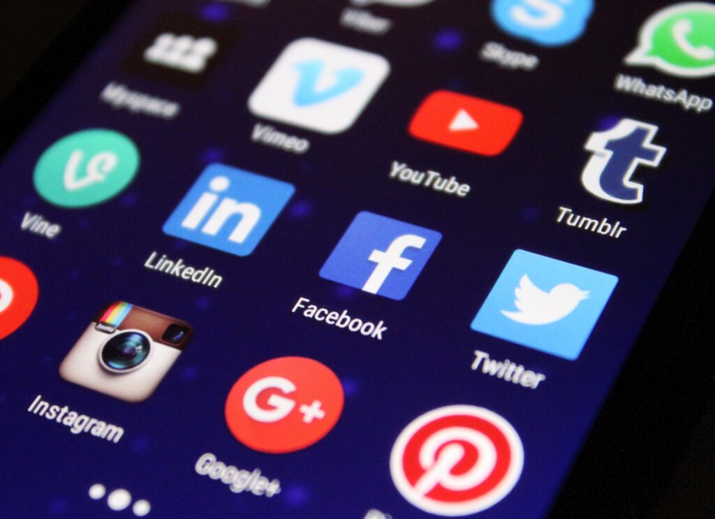 How to Use Social Media to Boost Your Job Search